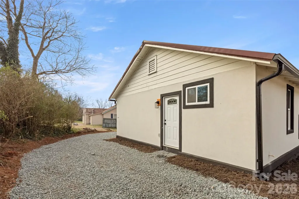 342 N Cleghorn Street Rutherfordton NC 28139