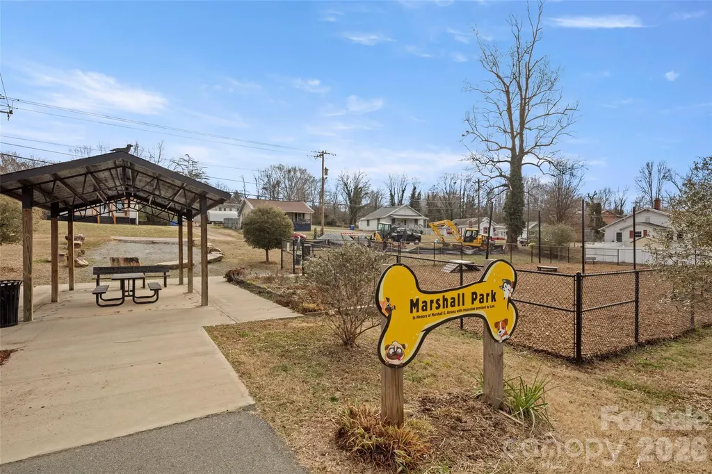 342 N Cleghorn Street Rutherfordton NC 28139