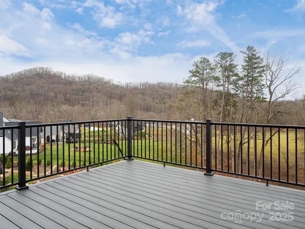51 Bridgeway Drive Candler NC 28715