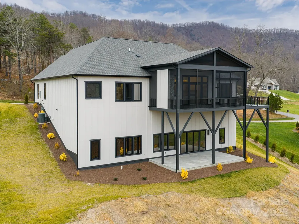 51 Bridgeway Drive Candler NC 28715