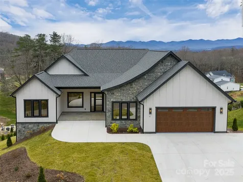 51 Bridgeway Drive Candler NC 28715
