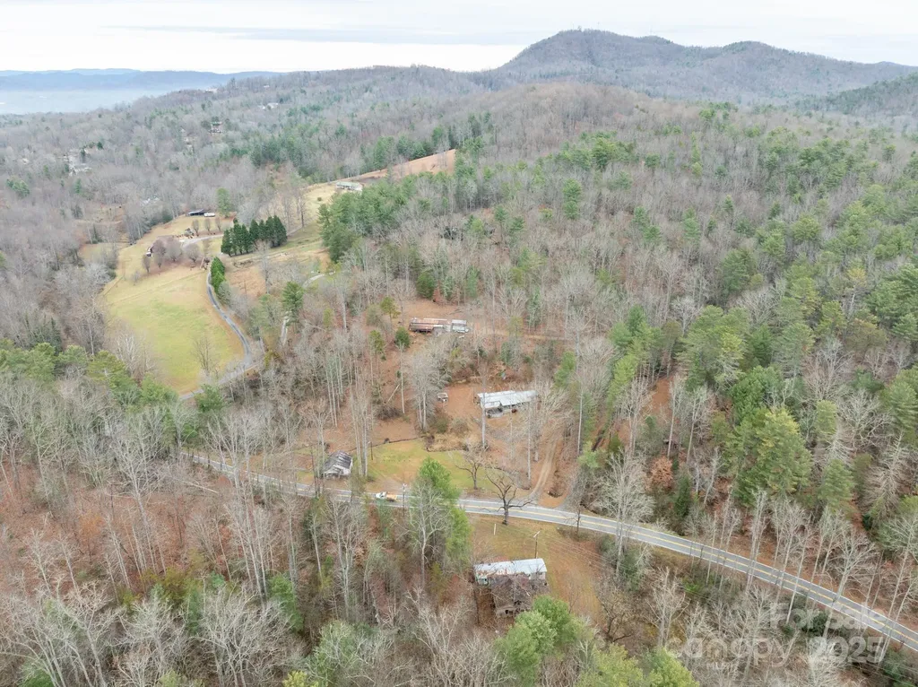 1864 Starcross Road Lenoir NC 28645