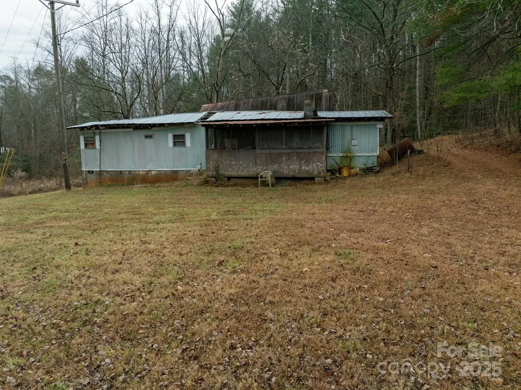 1864 Starcross Road Lenoir NC 28645