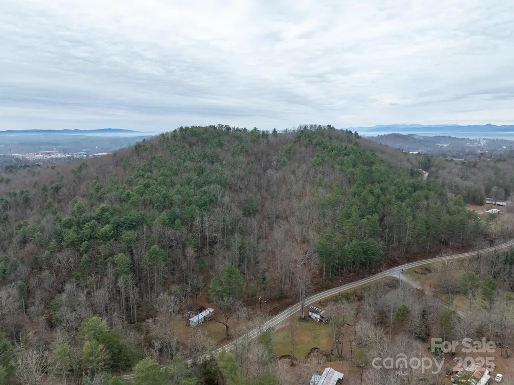 1864 Starcross Road Lenoir NC 28645