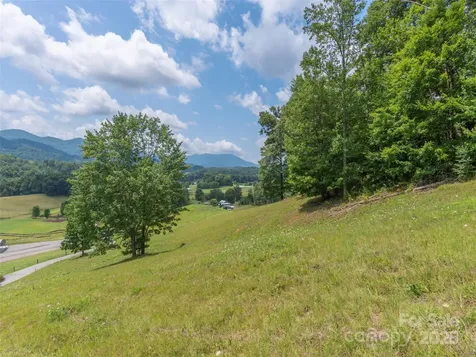 00 Bark Trail Waynesville NC 28786