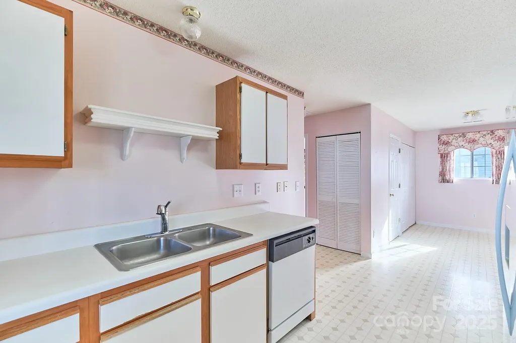 2625 Stratford Lake Road Winston Salem NC 27103