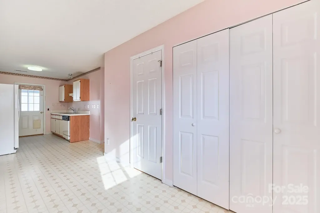 2625 Stratford Lake Road Winston Salem NC 27103
