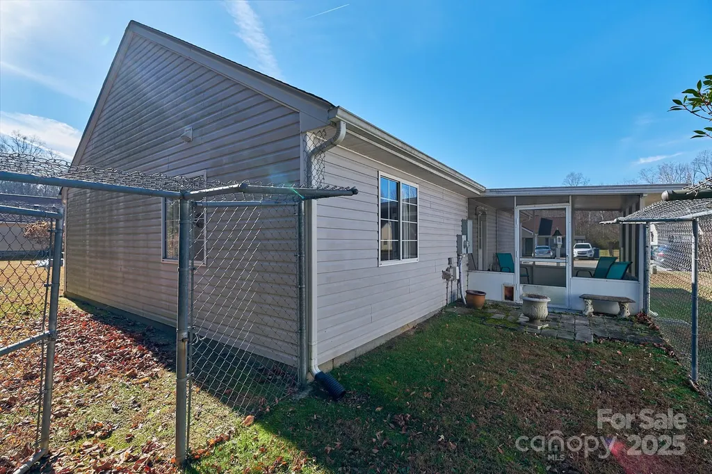 2625 Stratford Lake Road Winston Salem NC 27103