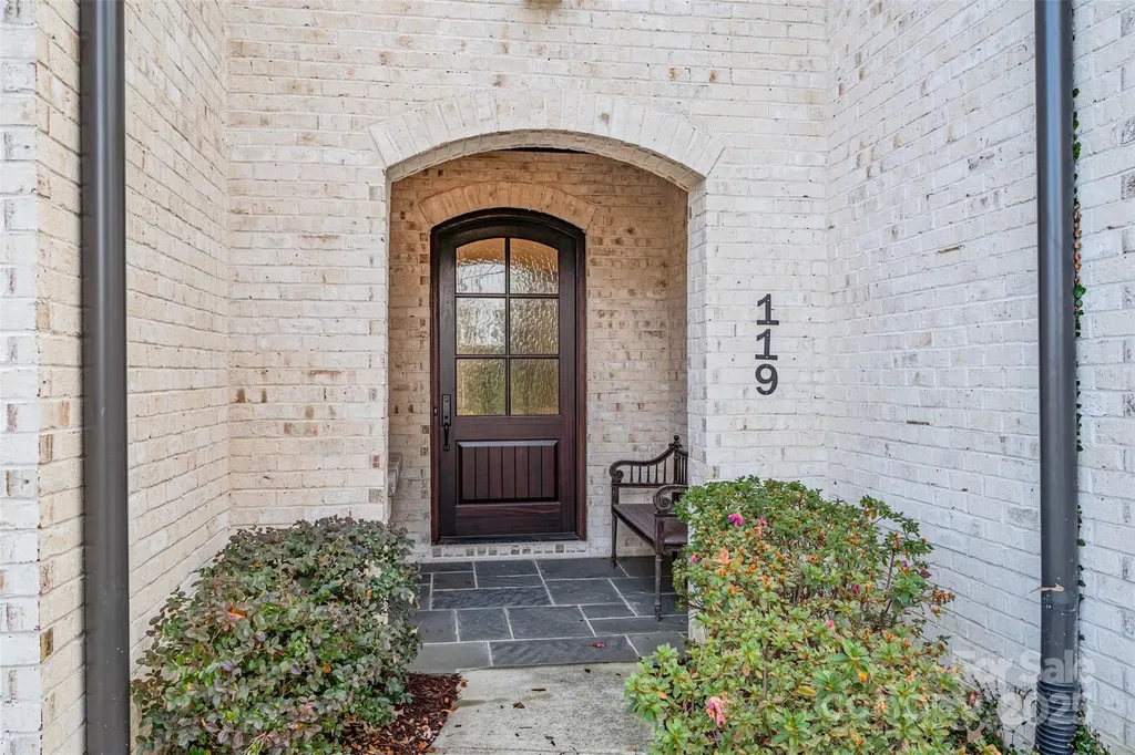 119 Thorncote Place Charlotte NC 28226