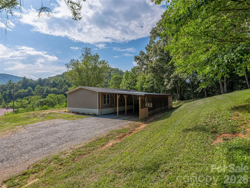 15 Joe Davis Road Sylva NC 28779