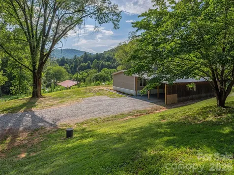 15 Joe Davis Road Sylva NC 28779