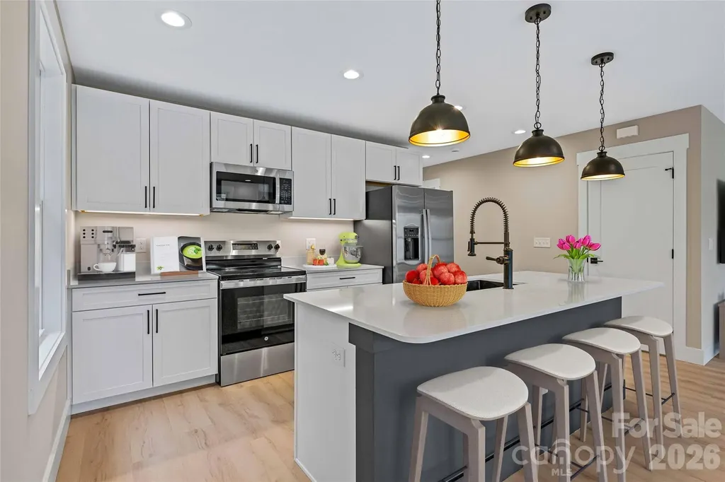 12 Knox Road Black Mountain NC 28711