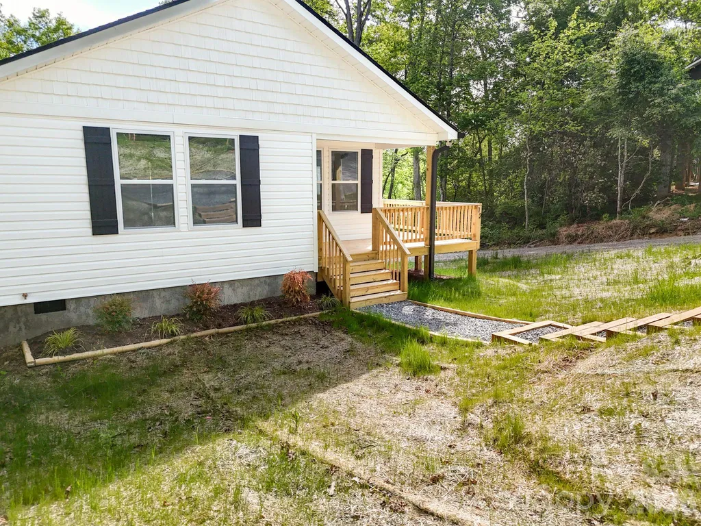12 Knox Road Black Mountain NC 28711