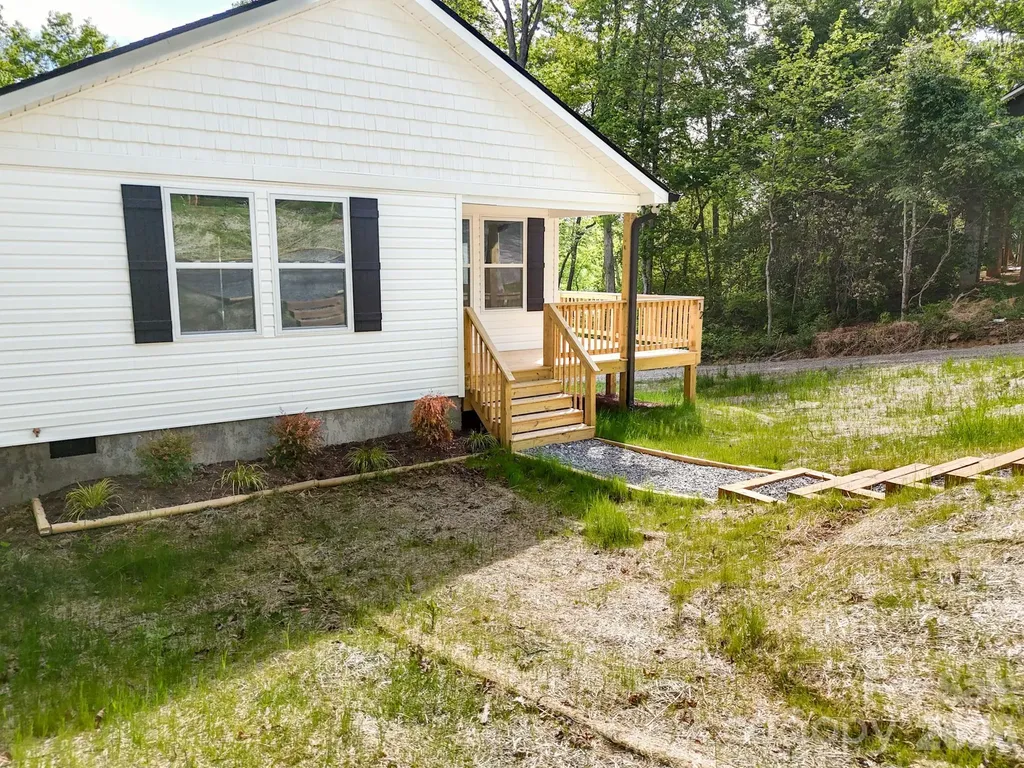 12 Knox Road Black Mountain NC 28711