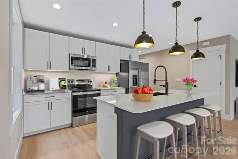 12 Knox Road Black Mountain NC 28711