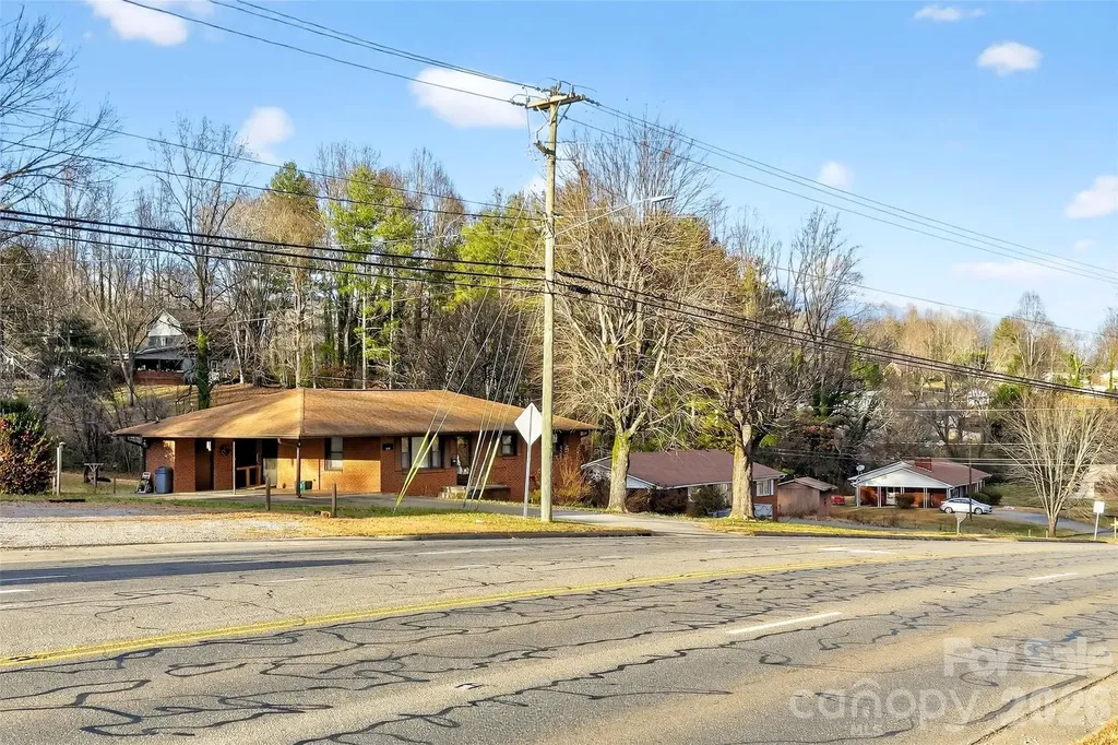 2390 Sugar Hill Road Marion NC 28752