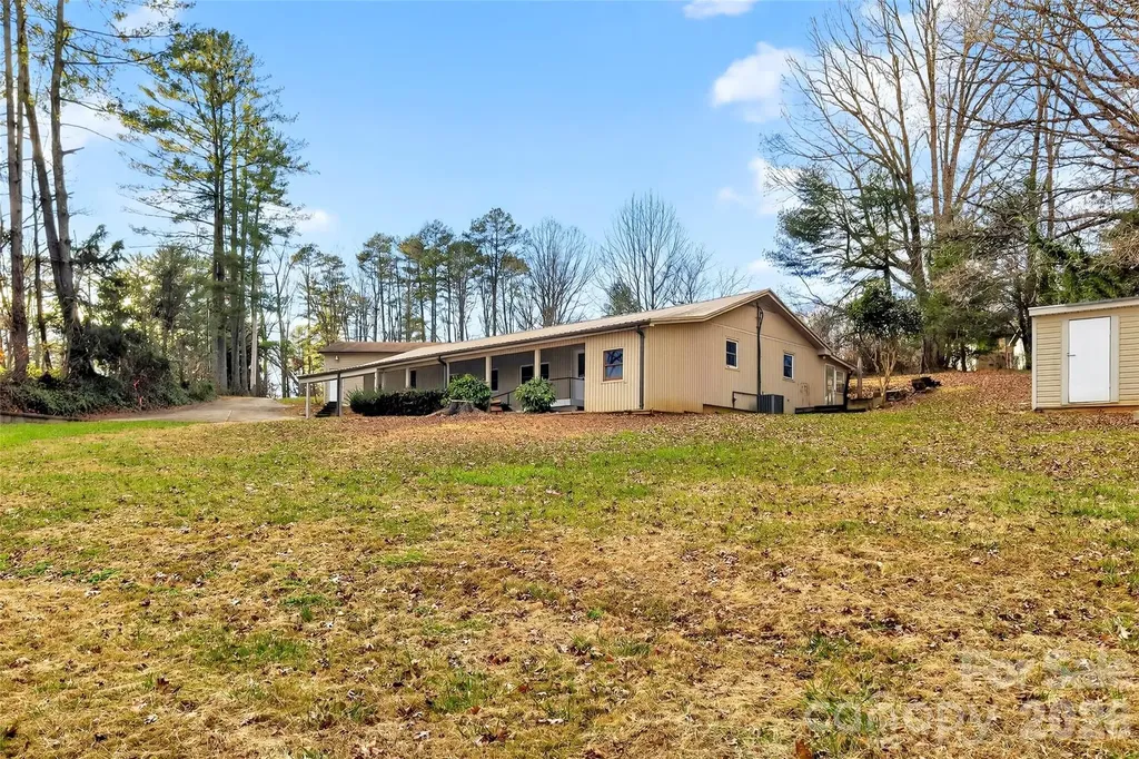 2390 Sugar Hill Road Marion NC 28752