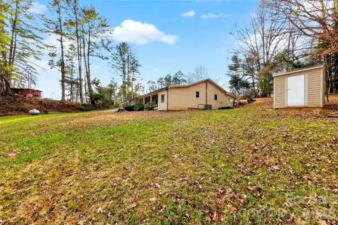 2390 Sugar Hill Road Marion NC 28752