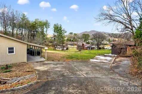 2390 Sugar Hill Road Marion NC 28752