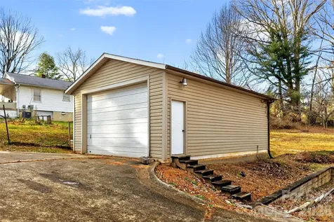 2390 Sugar Hill Road Marion NC 28752