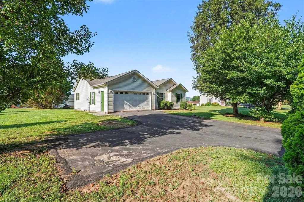 105 3rd Avenue NW Hildebran NC 28637