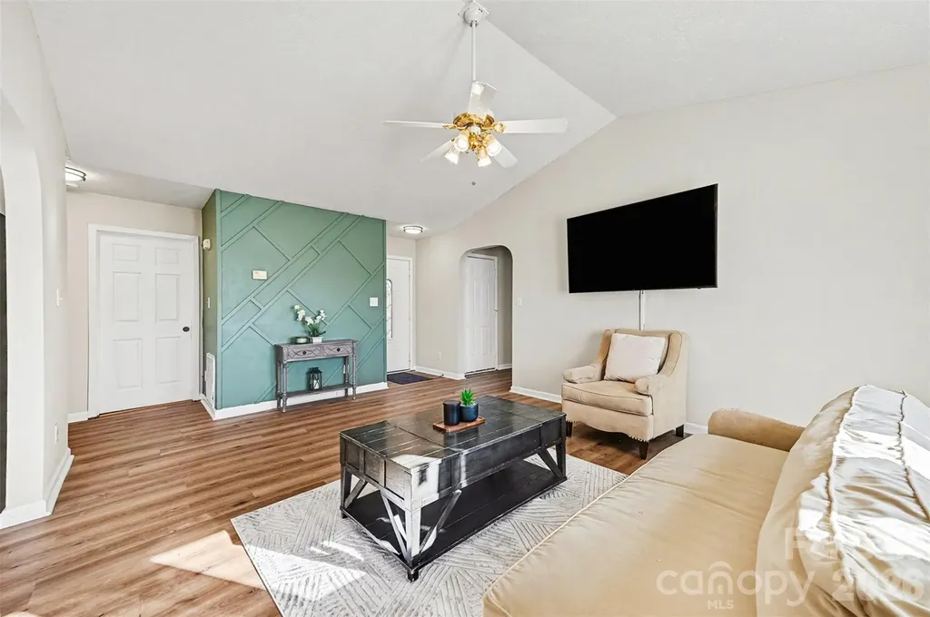 105 3rd Avenue NW Hildebran NC 28637