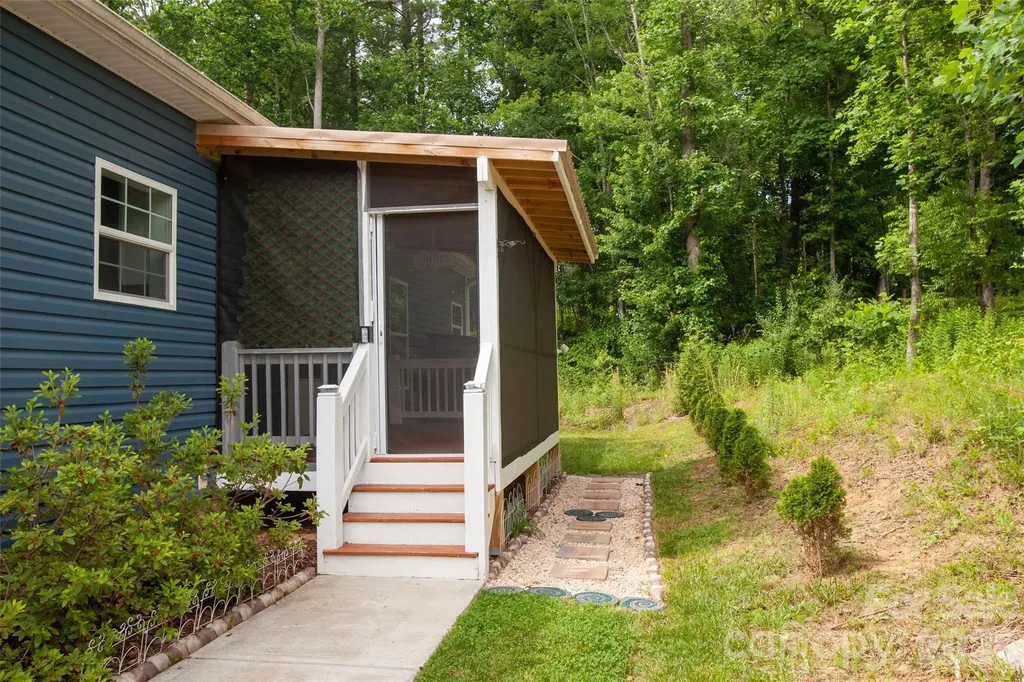 83 Moss Hill Drive Hendersonville NC 28792