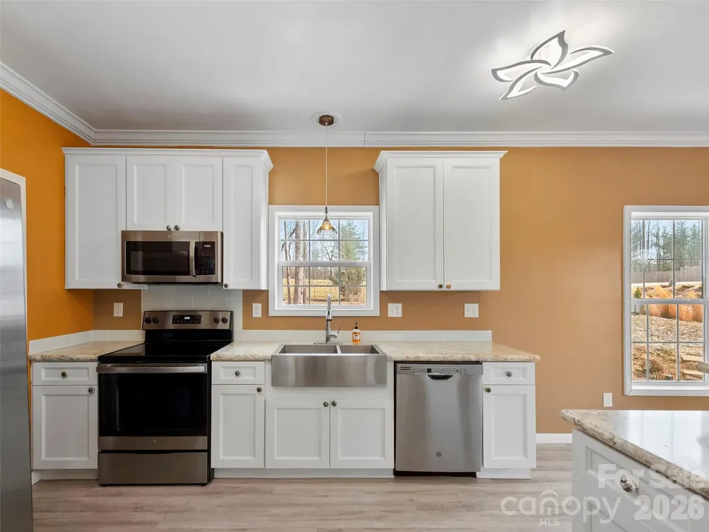 83 Moss Hill Drive Hendersonville NC 28792