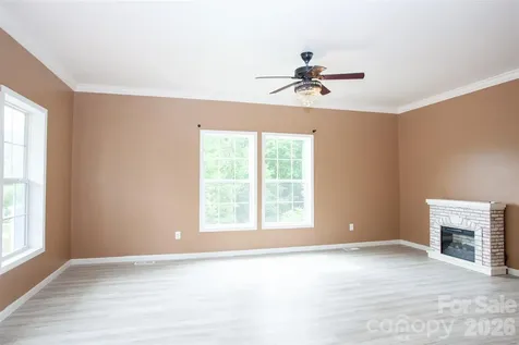 83 Moss Hill Drive Hendersonville NC 28792