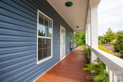 83 Moss Hill Drive Hendersonville NC 28792