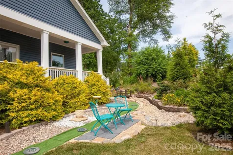 83 Moss Hill Drive Hendersonville NC 28792