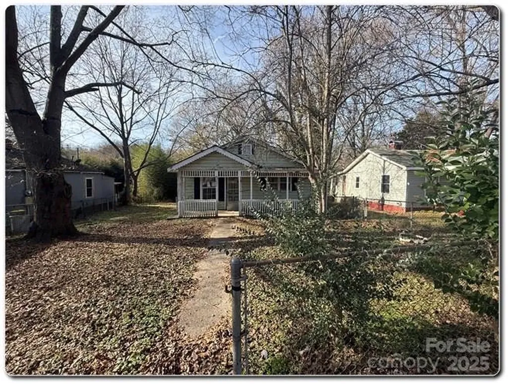 515 S Maple Street Dallas NC 28034