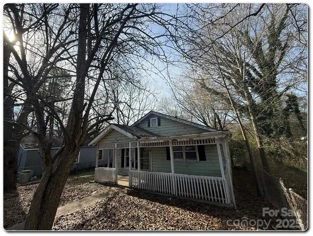 515 S Maple Street Dallas NC 28034