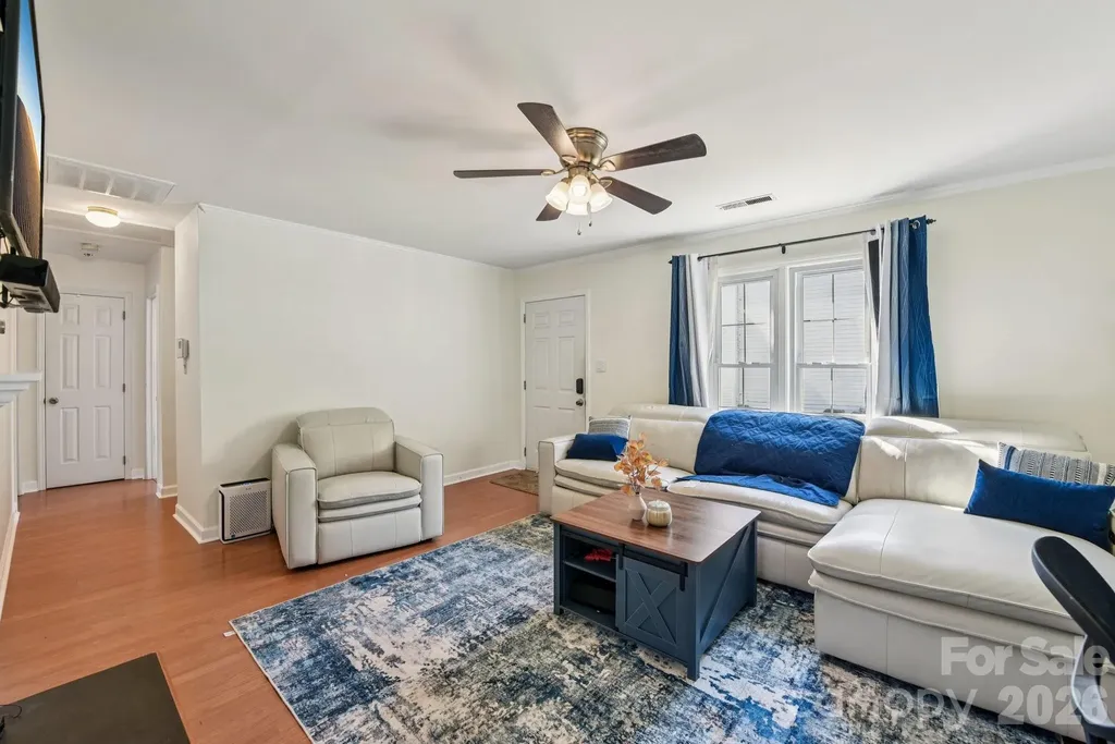 6025 Crape Myrtle Lane Charlotte NC 28216