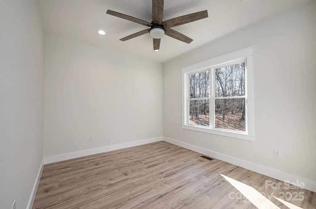 1328 33rd Avenue Drive NE Hickory NC 28601