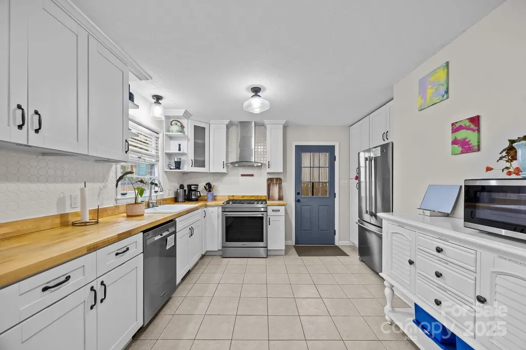 196 Weston Road Arden NC 28704