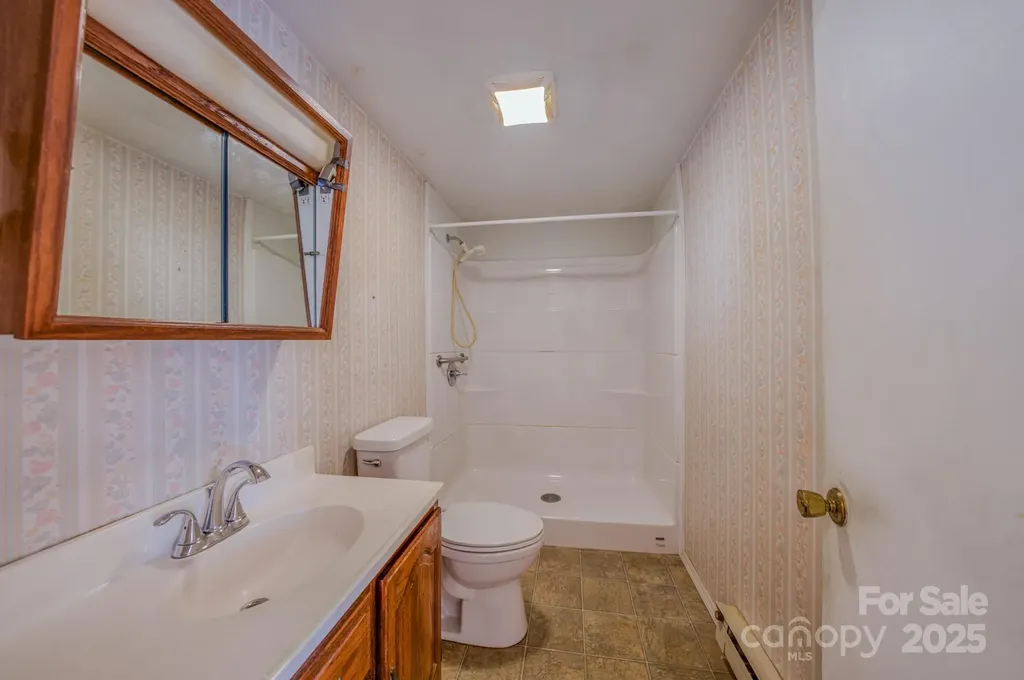 531 Bryson Road Candler NC 28715