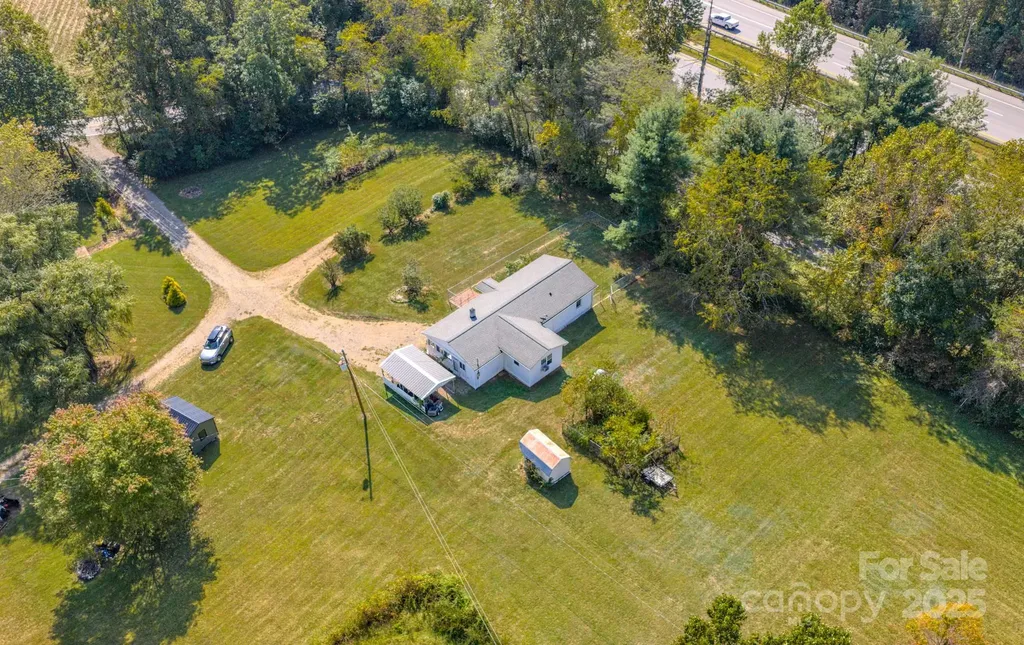 531 Bryson Road Candler NC 28715
