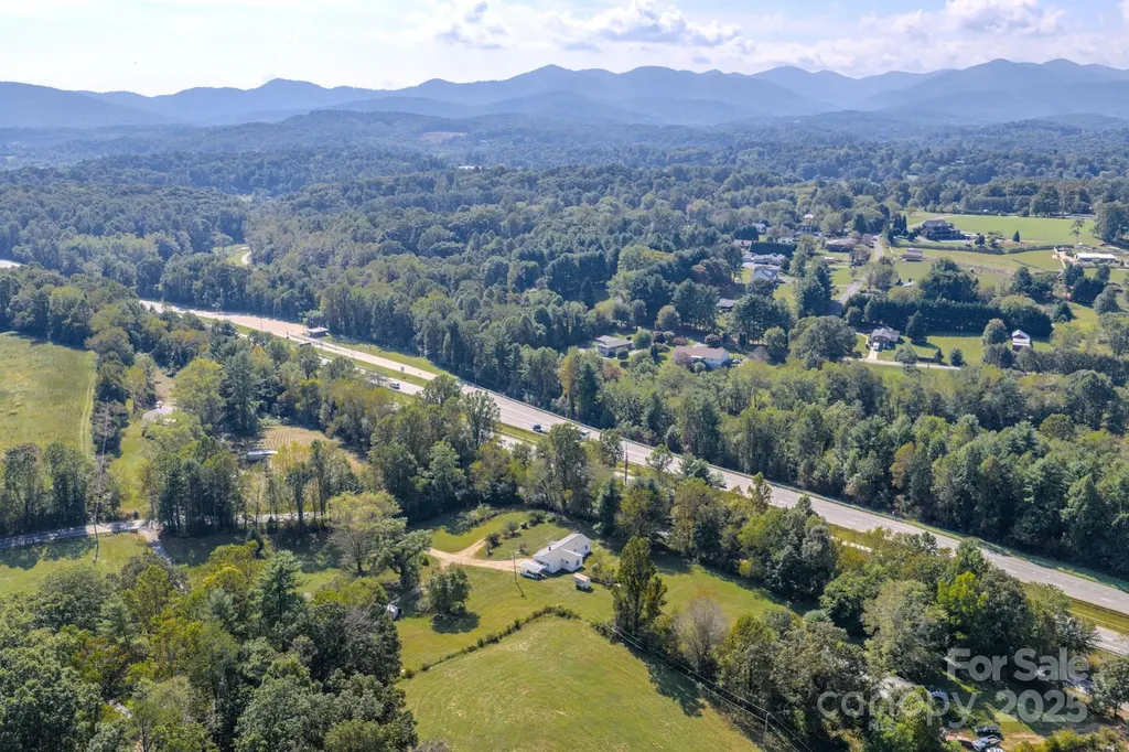 531 Bryson Road Candler NC 28715