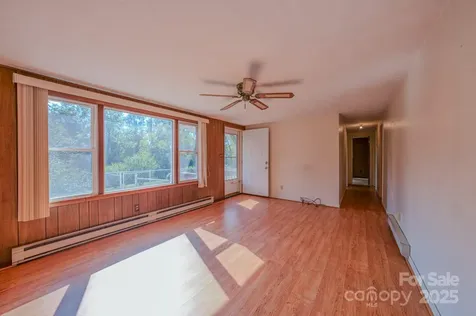 531 Bryson Road Candler NC 28715