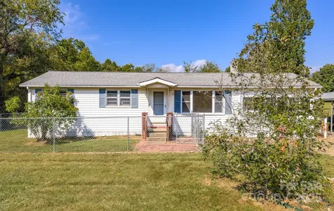 531 Bryson Road Candler NC 28715