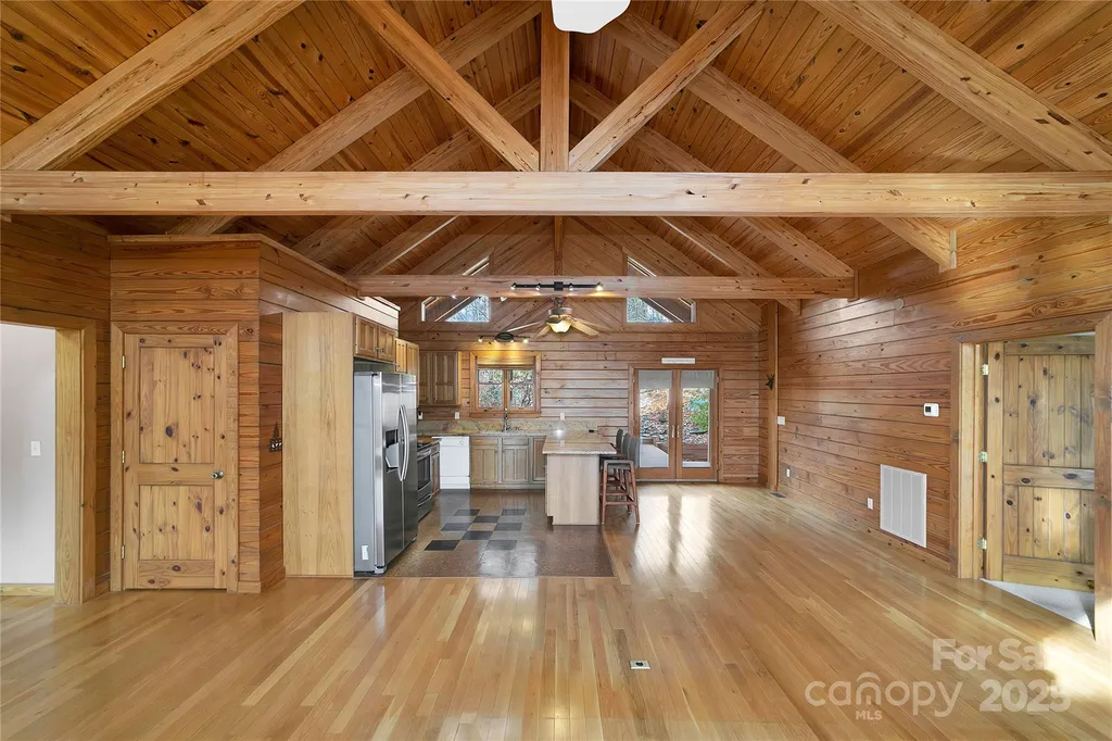 42 Tsitsi Court Brevard NC 28712