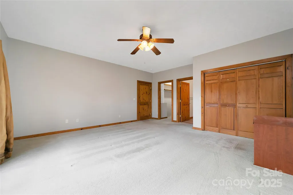 42 Tsitsi Court Brevard NC 28712