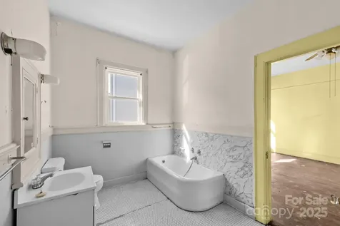 1011 Ashe Avenue NW Lenoir NC 28645