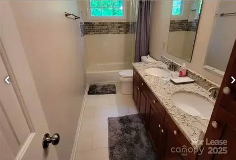 8711 Piccone Brook Lane Charlotte NC 28216