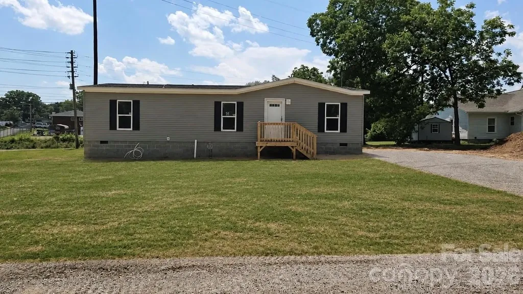 276 Mulberry Street Forest City NC 28043
