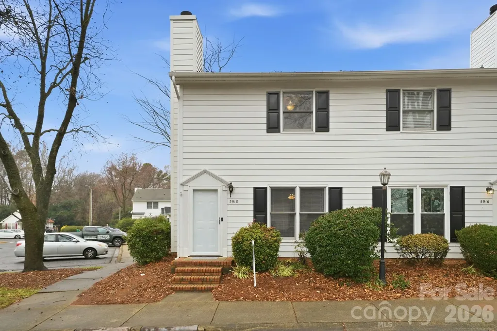 5918 Crape Myrtle Lane Charlotte NC 28216