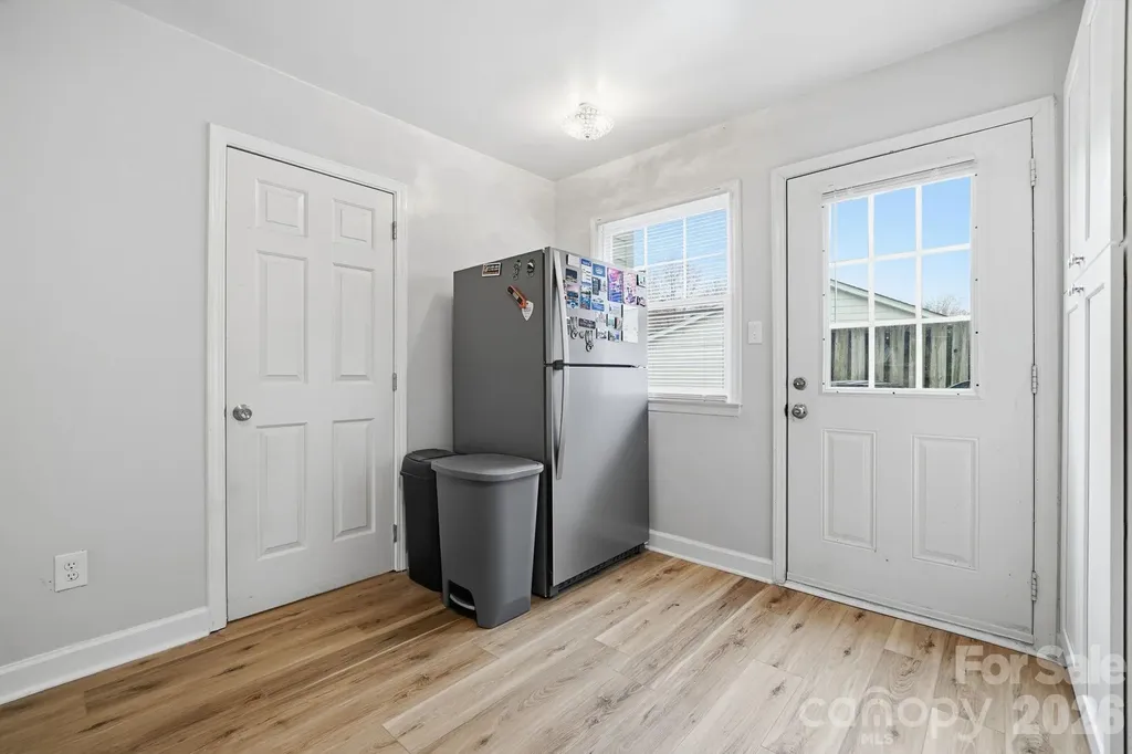 5918 Crape Myrtle Lane Charlotte NC 28216