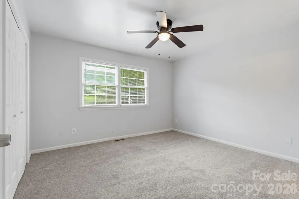 5918 Crape Myrtle Lane Charlotte NC 28216