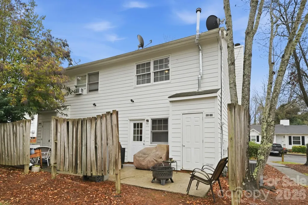 5918 Crape Myrtle Lane Charlotte NC 28216
